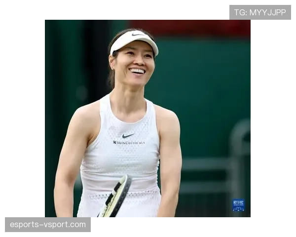 李娜赛后直接翻包，里面居然是豪宅钥匙和孩子作业本？
